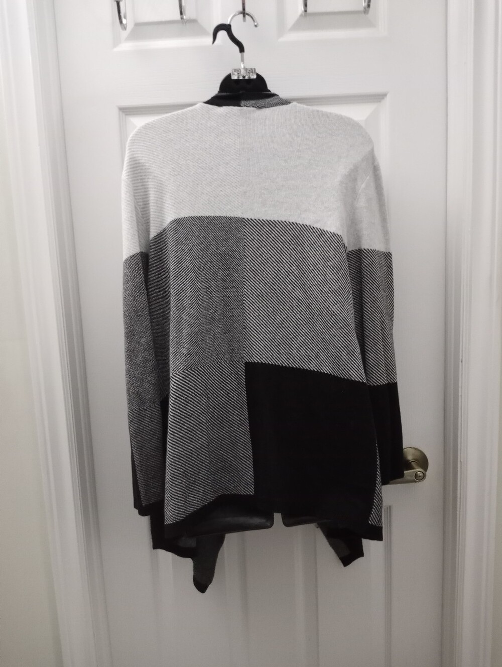CHAUS Cardigan - Picture 2 of 3